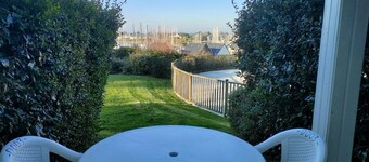 For rent T2 in residence with swimming pool for family of four people