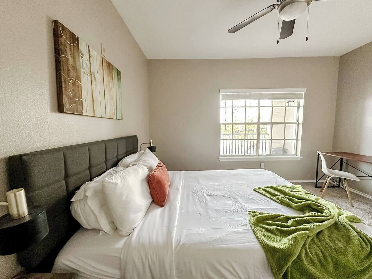 办公桌、熨斗/熨衣板、免费 WiFi、床 单