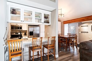 Microwave, oven, stovetop, dishwasher - Hidden Creek Canyons Retreat: Alpine Charm, Private Hot Tub, Sleeps 10, Cozy Fireplace, (Park City)