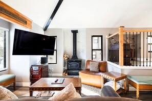 Interior - Hidden Creek Canyons Retreat: Alpine Charm, Private Hot Tub, Sleeps 10, Cozy Fireplace, (Park City)