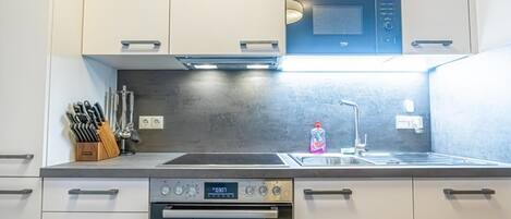 Oven, stovetop, coffee/tea maker, toaster