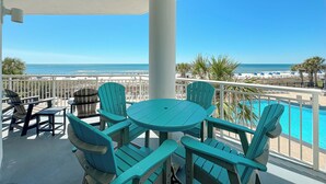 屋外ダイニングエリア