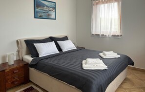 2 bedrooms, iron/ironing board, travel crib, free WiFi