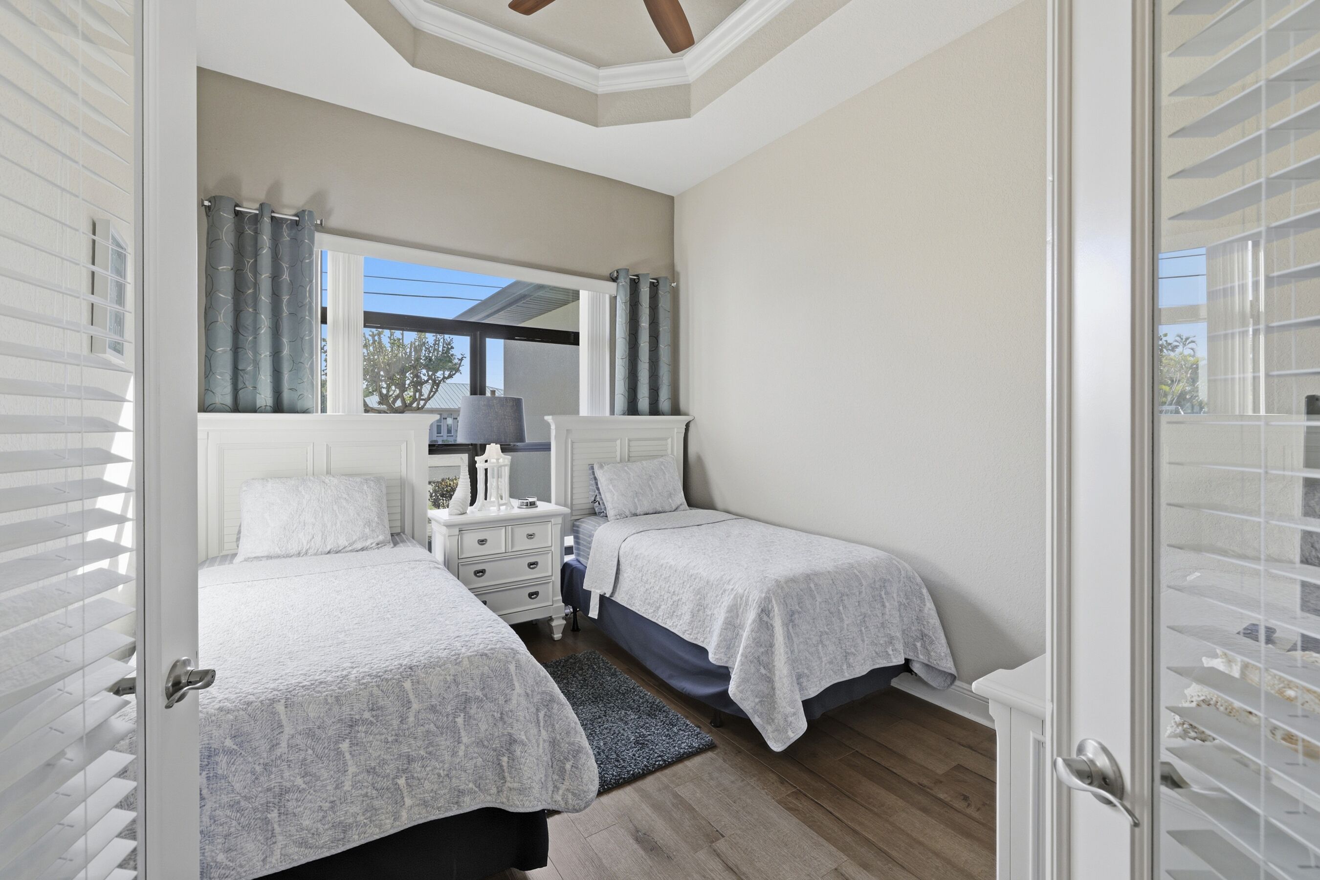 4 bedrooms, iron/ironing board, free WiFi, bed sheets