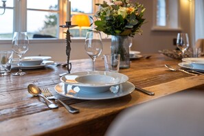 Unclassified image, 5 of 39, button