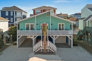 Exterior - Remodeled Beach Happy 4 Bedroom 2 Bathroom for 9 Guests! (Ocean Isle Beach)