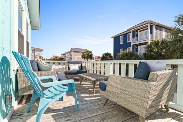 Property grounds - Remodeled Beach Happy 4 Bedroom 2 Bathroom for 9 Guests! (Ocean Isle Beach)