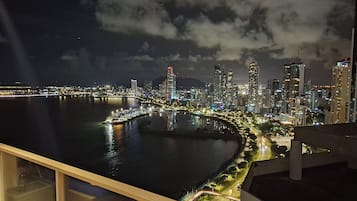 Thành phố nhìn từ nơi lưu trú
