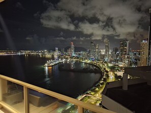 City view from property - YC 701-A l Apartamento 1BR en av balboa (Panama City)