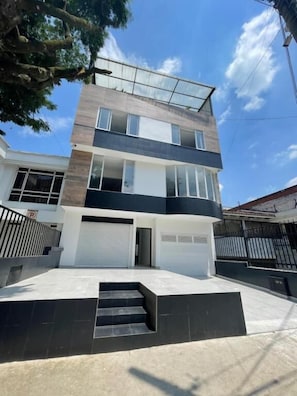 Front of property - Ingenio Park 83 - Apartaestudios (Cali)