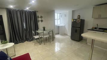 Appartement | Bureau, espace de travail pour ordinateur portable
