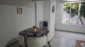 Family Quadruple Room, 2 Double Beds, Kitchen | In-room dining - Ingenio Park 83 - Apartaestudios (Cali)