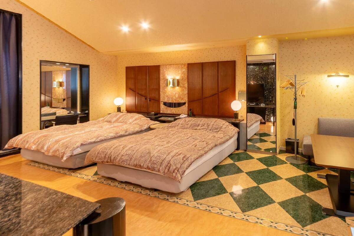 Blackout curtains, free WiFi, individually decorated