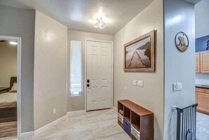 4 bedrooms, desk, free WiFi, bed sheets