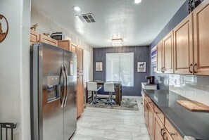 Interior - Sunbeam Sanctuary | 4b2b | Pet Friendly | Hot Tub in Surprise (Surprise)