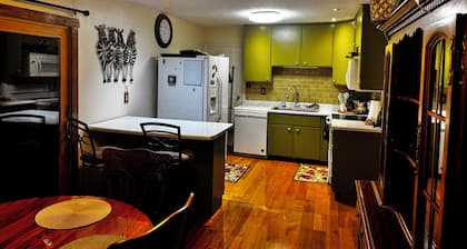 Experience Peace, Relaxation and Comfort in Kentucky with a touch of KENYA!