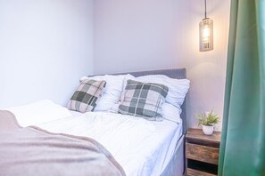 1 bedroom, iron/ironing board, WiFi, bed sheets - Lovely Private Room in shared apt. w/ Smart TV (Wien)