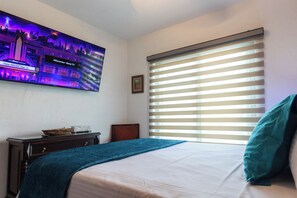 4 chambres, fer et planche à repasser, Wi-Fi, draps fournis
