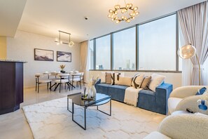 TV - Delightful 2BR at Sky Gardens DIFC by Deluxe Holiday Homes (Dubai)