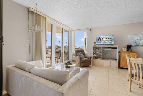 Smart TV - Ocean View Condo, Heated Pool, Tennis -Beach You To It! - Roelens (Fort Myers Beach)