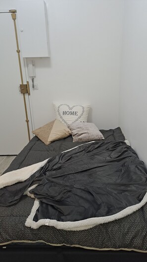 1 bedroom, iron/ironing board, WiFi, bed sheets - Studette metro Duroc (Paris)