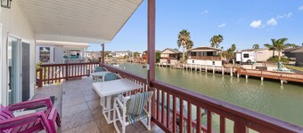 Avail for Spring! Mermaid Manor- Cozy Waterfront Getaway
