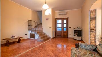 Télévision, cheminée