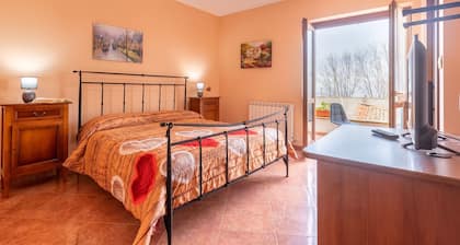 Bed and Breakfast 'Camera Matrimoniale Superior' with Mountain View, Garden and Air Conditioning