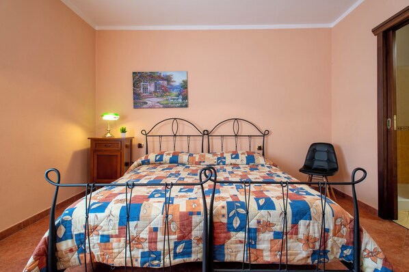 1 bedroom, iron/ironing board, bed sheets