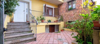 Bed and Breakfast 'Tripla' with Mountain View, Private Garden and Air Conditioning