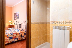 1 bedroom, iron/ironing board, bed sheets