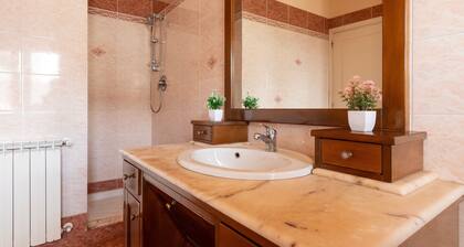 Holiday Home 'Delle Fate' with Mountain View, Private Garden and Air Conditioning