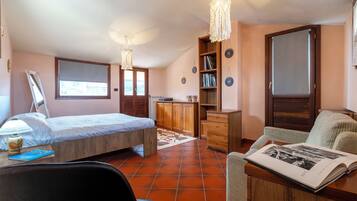5 camere, ferro/asse da stiro, lenzuola
