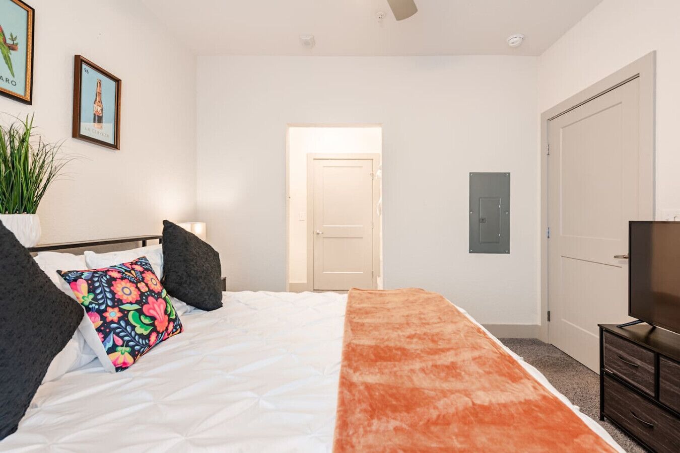 Desk, iron/ironing board, travel crib, WiFi