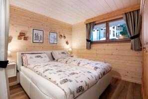 2 slaapkamers, een strijkplank/strijkijzer, gratis wifi, beddengoed