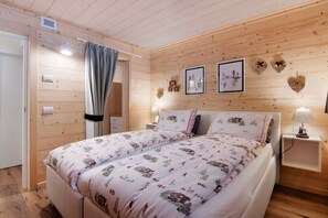 2 slaapkamers, een strijkplank/strijkijzer, gratis wifi, beddengoed