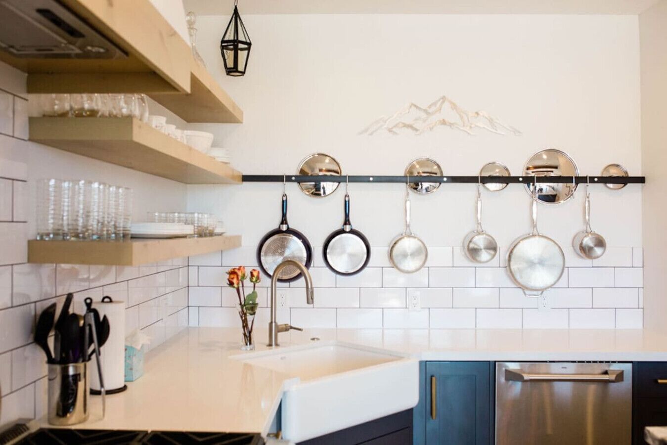 Kylskåp, mikrovågsugn, ugn och spishäll