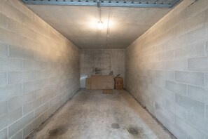 Interior - 13th Floor, free GARAGE, Metro at 200mt, children's playground, BICOCCA (Milan)