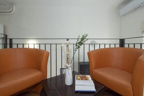 Interior - Porta Venezia - Corso Buenos Aires, Central Station at 13min walk, M2 at 200m (Milan)