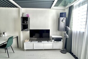 Interior - Design and Comfort, Metro 8min walk, Air Conditioning, WiFi (Milan)