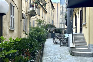 Property grounds - Design and Comfort, Metro 8min walk, Air Conditioning, WiFi (Milan)