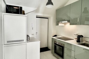 Private kitchen - Design and comfort, 8-minute walk to the subway, air conditioning, Wi-Fi (Milan)