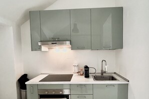 Fridge, microwave, oven, stovetop - Design and Comfort, Metro 8min walk, Air Conditioning, WiFi (Milan)