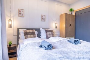 1 bedroom, WiFi, bed sheets