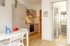 Kühlschrank, Ofen, Herdplatte, Geschirrspüler