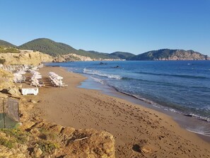 Beach nearby - Room 'Doble - 4' with Mountain View, Wi-Fi and Air Conditioning (Santa Eulària des Riu)