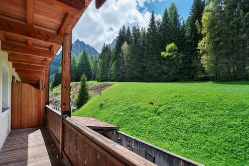 Apartment 'Badia' with Mountain View, Shared Terrace and Wi-Fi