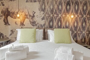 2 chambres, fer et planche à repasser, Wi-Fi, draps fournis