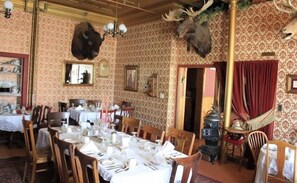 Komplett frukost varje dag mot avgift