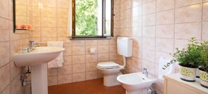 Dusch, hårtork och handdukar